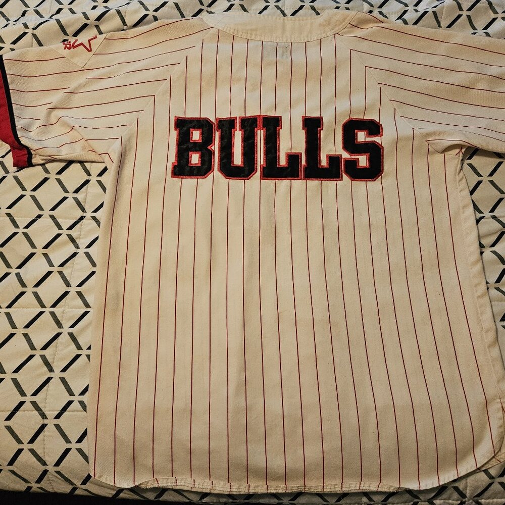 LIKE NEW Vintage Chicago Bulls jersey - 1991 -Starter jersey - Men's' size Large - Picture 7 of 8